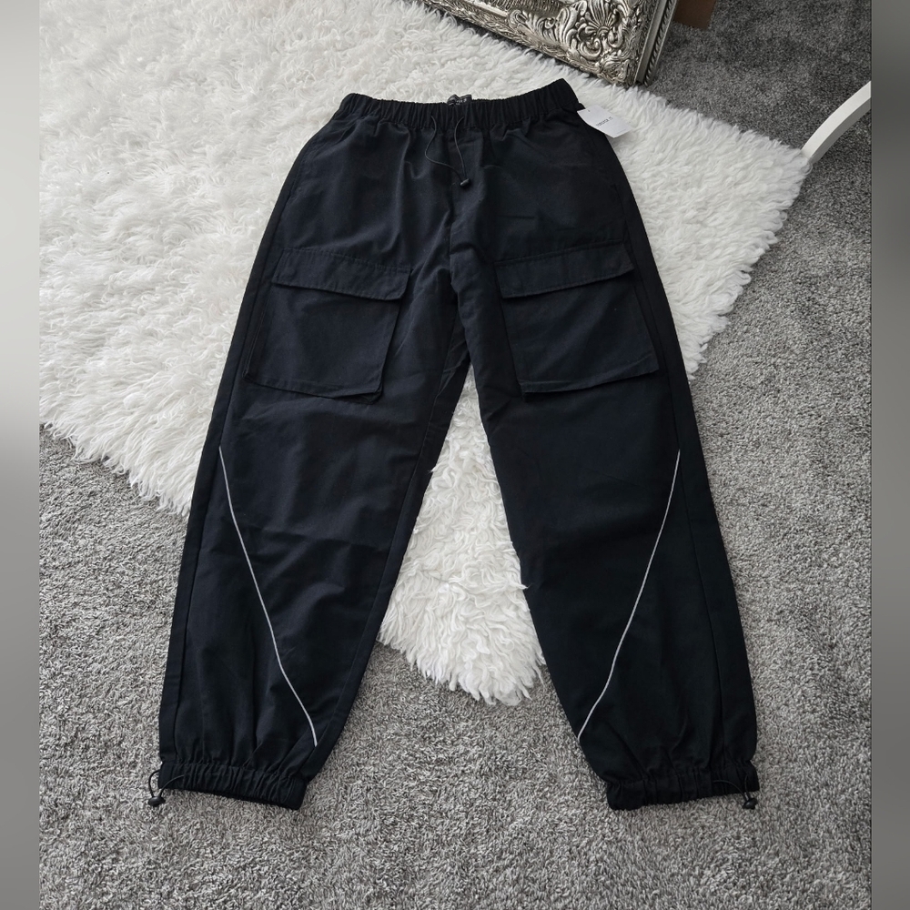 Forever 21 Black Cargo Jogger pants. Size small. New.